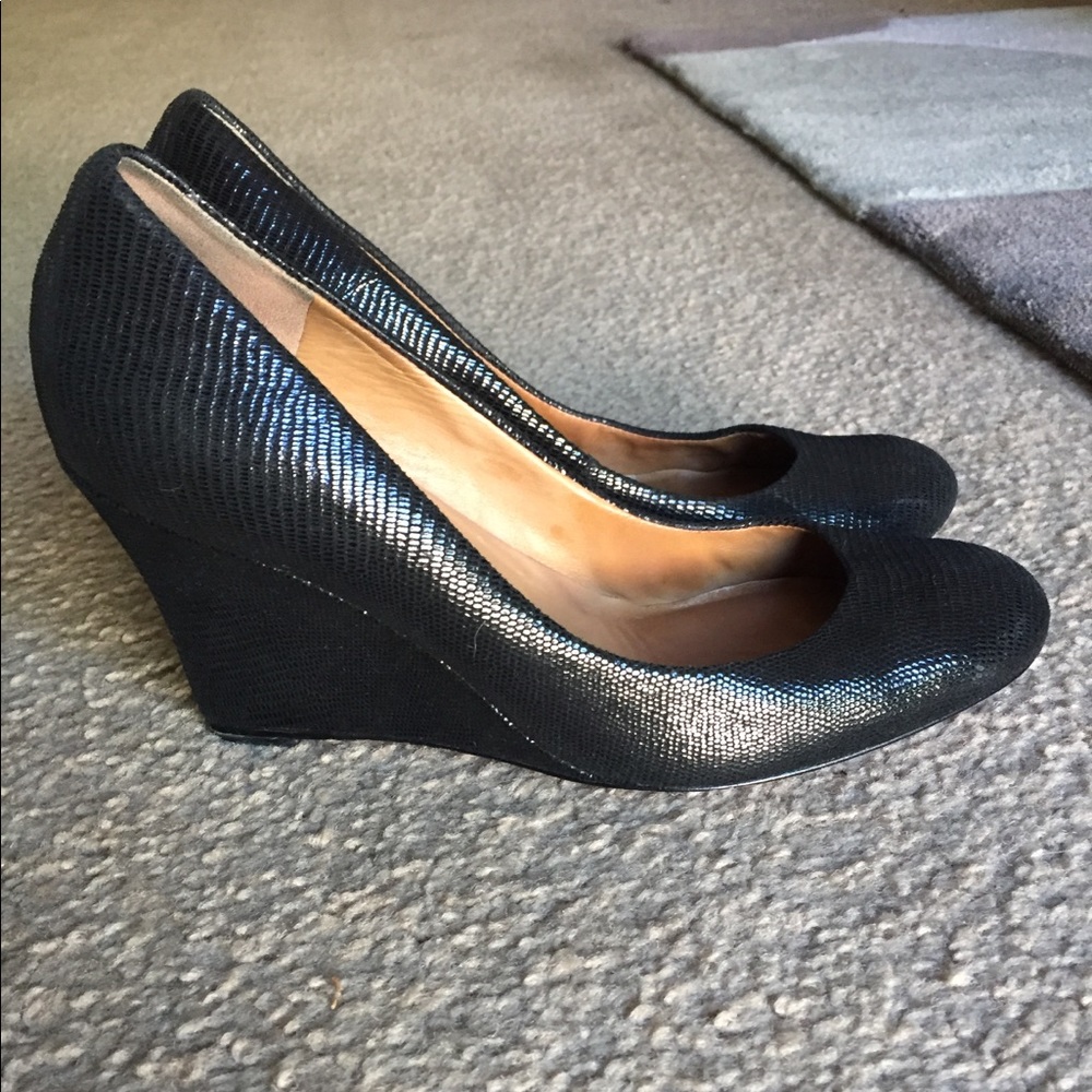 Ann Taylor black wedges